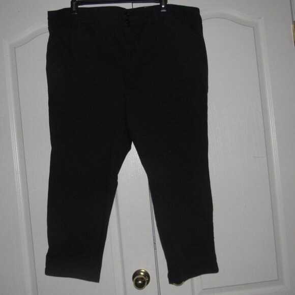 TORRID Crop Aviator Snap Roll Tab Stretch Black Pants Size 26 - Picture 1 of 8